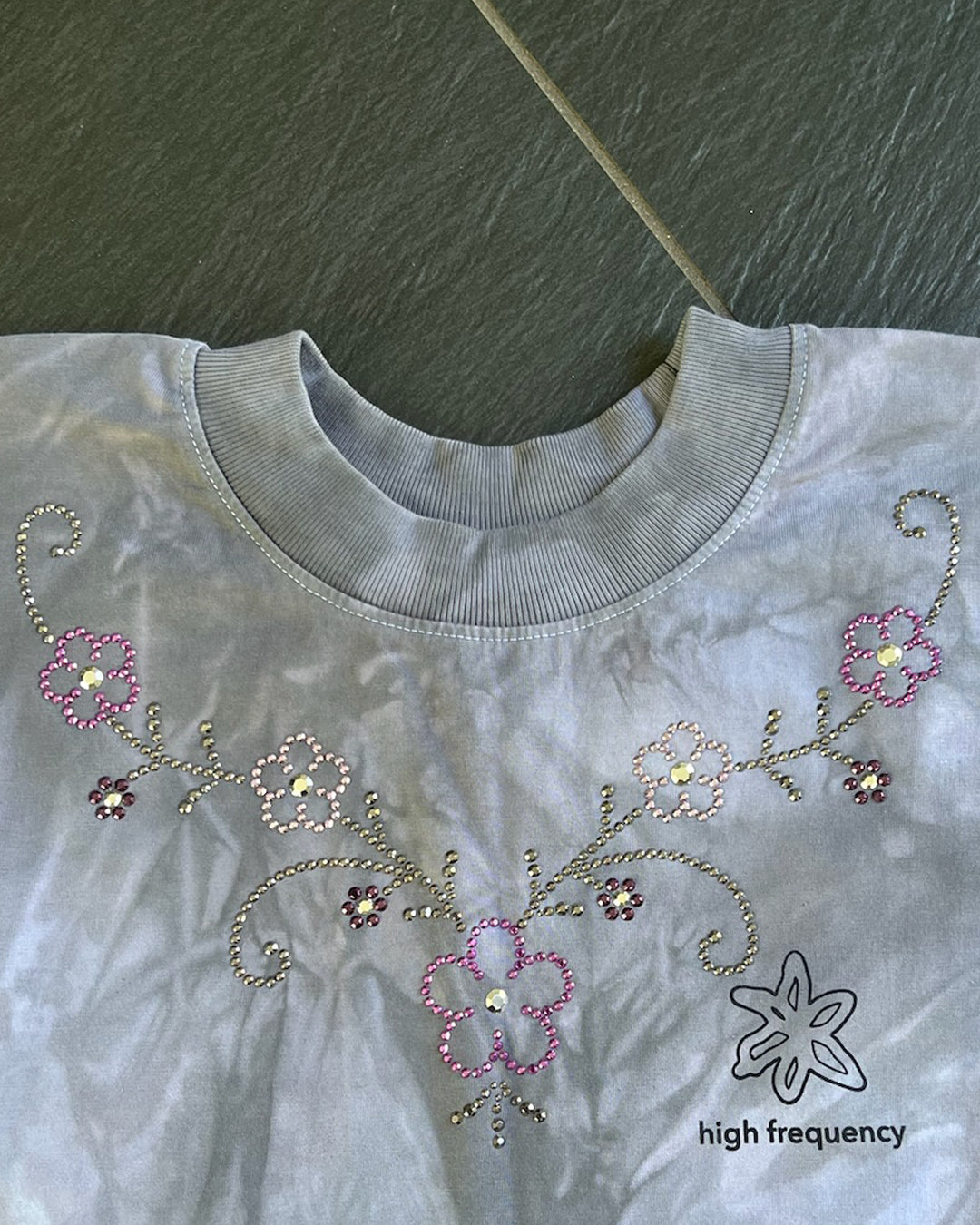 BLOSSOM TEE