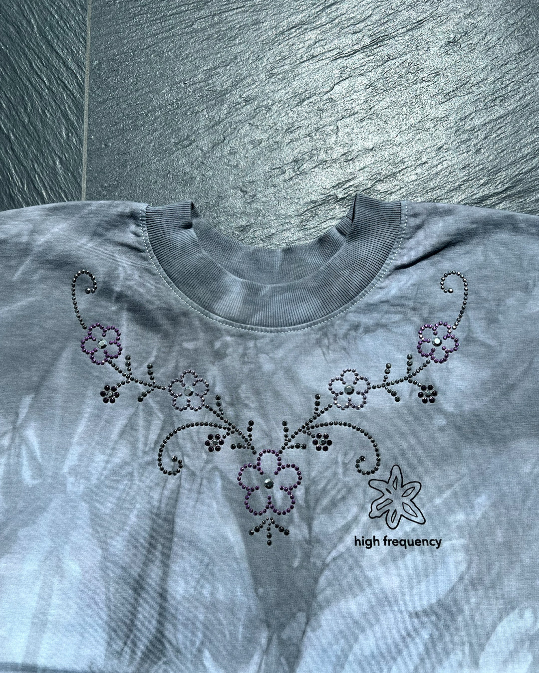 BLOSSOM TEE